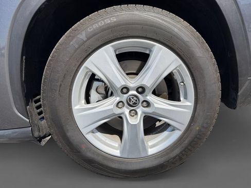 Certified 2021 Toyota Highlander LE FWD image 12