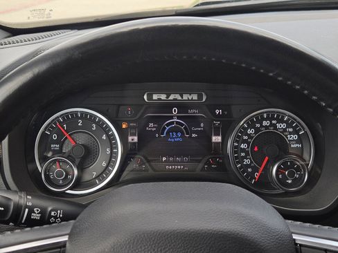 Used 2024 RAM 1500 Laramie AWD/4WD image 18