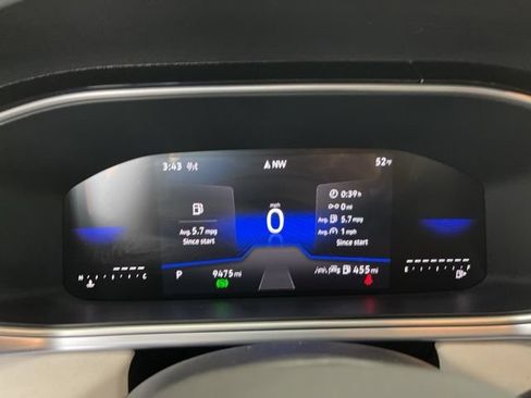 Used 2025 Volkswagen Taos SE AWD/4WD image 14