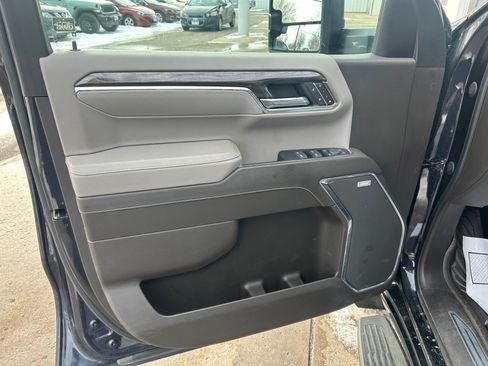 Used 2023 Chevrolet Silverado 1500 LTZ w/ LTZ Premium Package image 15