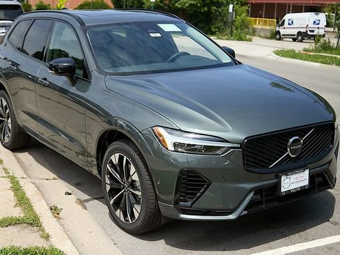 New 2026 Volvo XC60 T8 Plus w/ Protection Package Premier AWD/4WD image 4