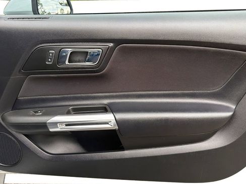 Used 2016 Ford Mustang Coupe RWD image 19