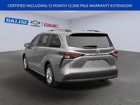 Used 2023 Toyota Sienna LE AWD/4WD image 5