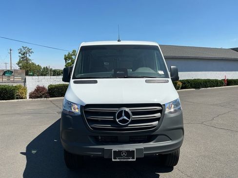 Used 2025 Mercedes-Benz Sprinter 2500 image 3