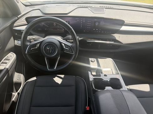 Used 2025 Buick Enclave Preferred AWD/4WD image 24