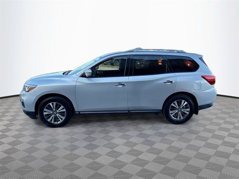 Used 2019 Nissan Pathfinder S image 9