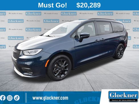 Used 2021 Chrysler Pacifica Touring w/ S Appearance Package image 1