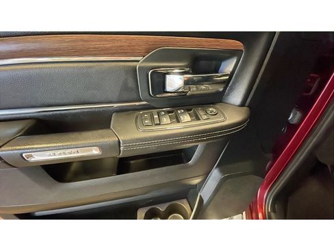 Used 2018 RAM 1500 Laramie w/ Convenience Group AWD/4WD image 10