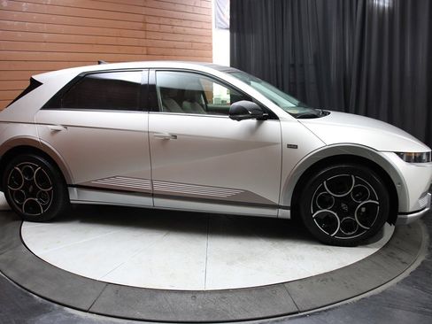 Used 2024 Hyundai Ioniq 5 Limited image 18