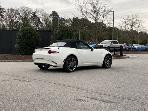 Used 2020 MAZDA MX-5 Miata Grand Touring image 24