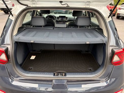 Used 2021 Hyundai Venue FWD image 13