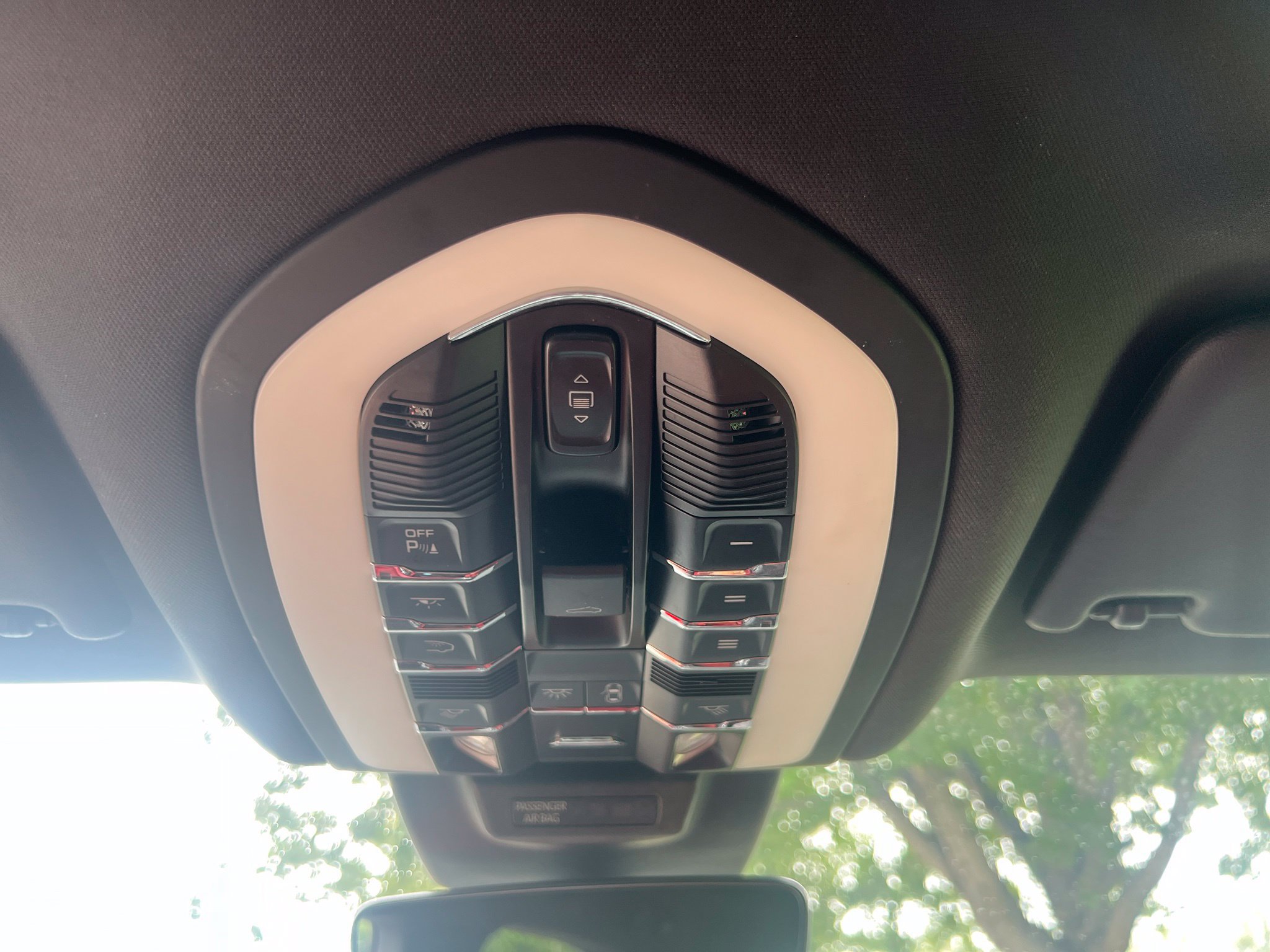 Used 2021 Porsche Macan S AWD/4WD image 19