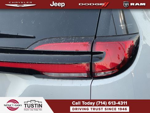 New 2026 Chrysler Pacifica Select FWD image 9