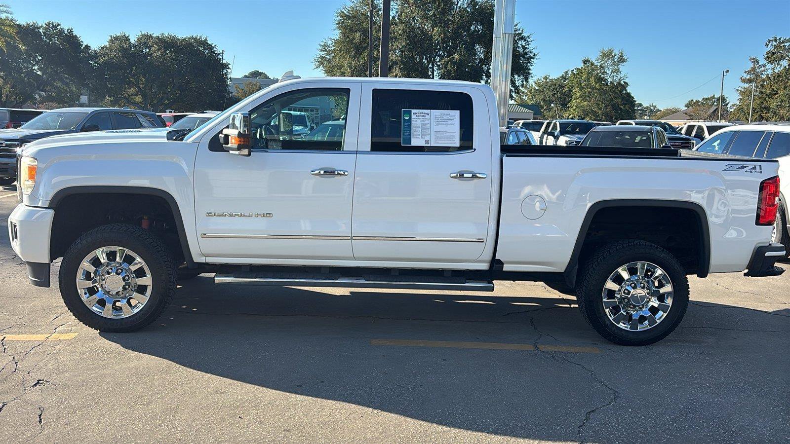 Used 2016 GMC Sierra 2500 Denali w/ Duramax Plus Package AWD/4WD image 4