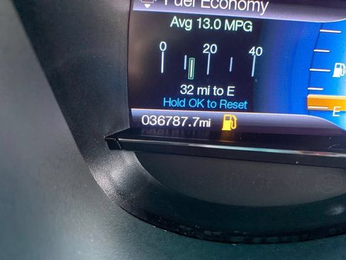 Used 2017 Ford Explorer XLT w/ Equipment Group 202A AWD/4WD image 16