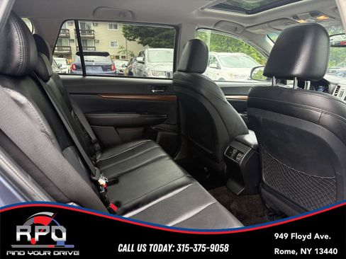 Used 2013 Subaru Outback 2.5i Limited w/ Moonroof Pkg AWD/4WD image 23