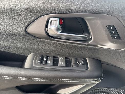 New 2026 Chrysler Pacifica Select image 18