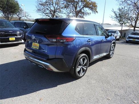 Used 2021 Nissan Rogue Platinum image 5