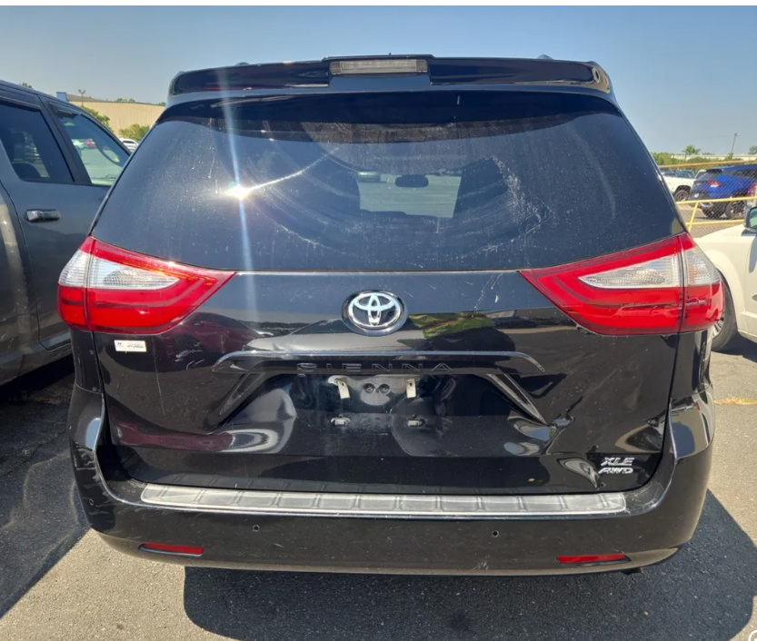 Used 2018 Toyota Sienna XLE Premium AWD/4WD image 4