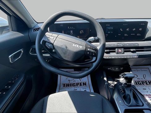 Used 2025 Kia K4 FWD image 5