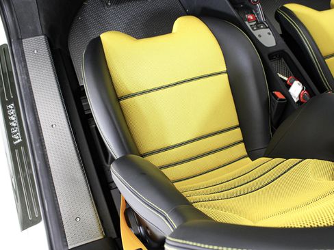 Used 2015 Ferrari 458 Speciale Coupe RWD image 34