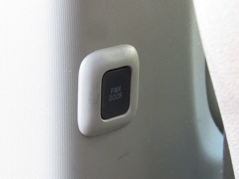 Used 2016 Toyota Sienna XLE w/ XLE Navigation Package FWD image 36
