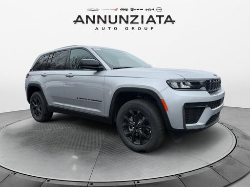 New 2026 Jeep Grand Cherokee Altitude AWD/4WD image 7