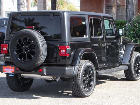 Used 2023 Jeep Wrangler Unlimited Sahara AWD/4WD image 10