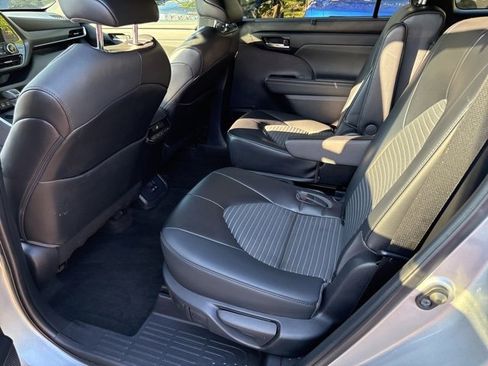 Used 2023 Toyota Highlander XSE image 20