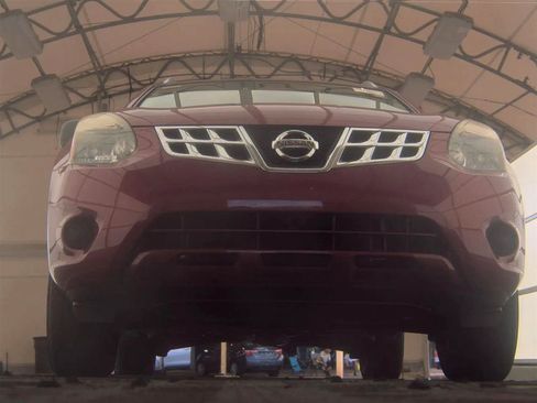 Used 2015 Nissan Rogue S w/ Convenience Package FWD image 3