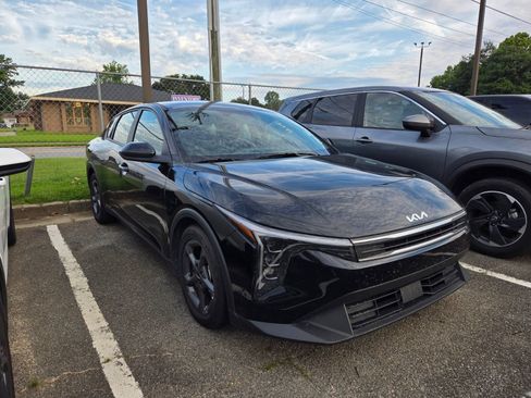 Used 2025 Kia K4 FWD image 1