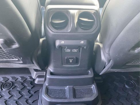 Used 2021 Jeep Wrangler Unlimited Rubicon AWD/4WD image 13