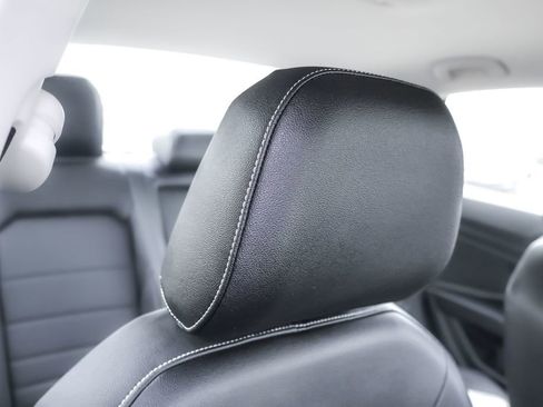 Certified 2023 Volkswagen Jetta SE FWD image 32