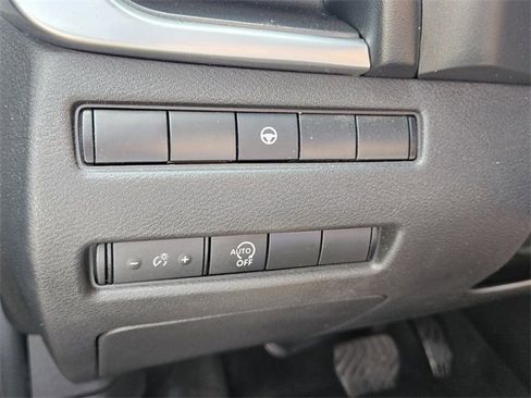 Used 2023 Nissan Rogue SV image 27