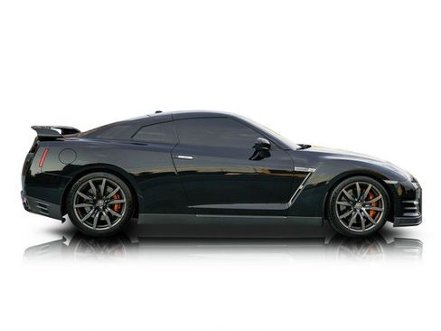Used 2014 Nissan GT-R Premium w/ Premium Interior Package AWD/4WD image 2