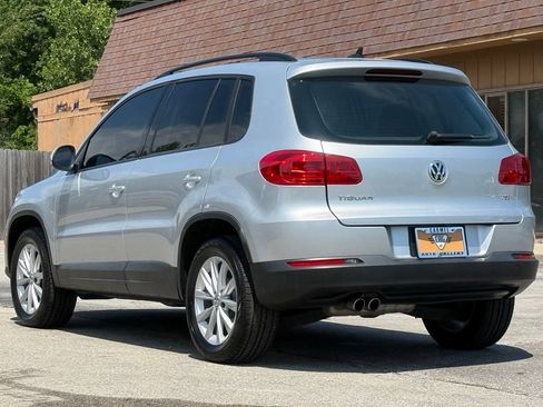 Used 2017 Volkswagen Tiguan Limited w/ Premium Package FWD image 3