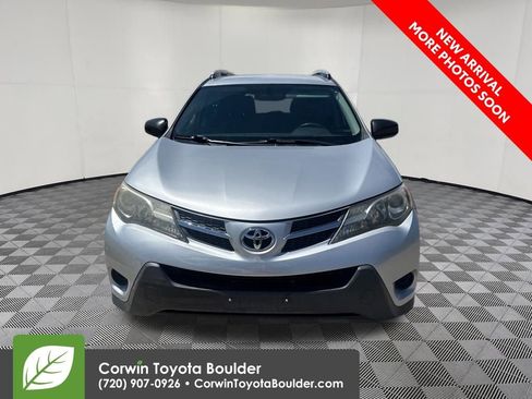Used 2014 Toyota RAV4 LE AWD/4WD image 2