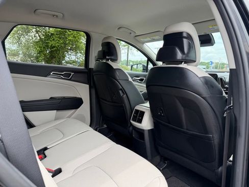 Used 2023 Kia Sportage EX FWD image 29