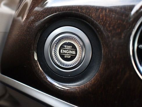 Used 2018 Mercedes-Benz S 560 4MATIC Sedan image 33