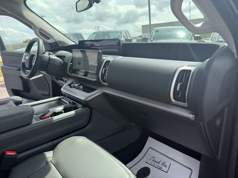 New 2026 Ford Expedition Active RWD image 12