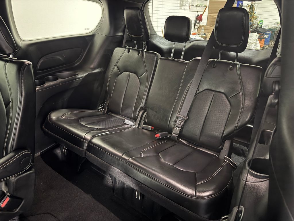 Used 2025 Chrysler Pacifica Select FWD image 20
