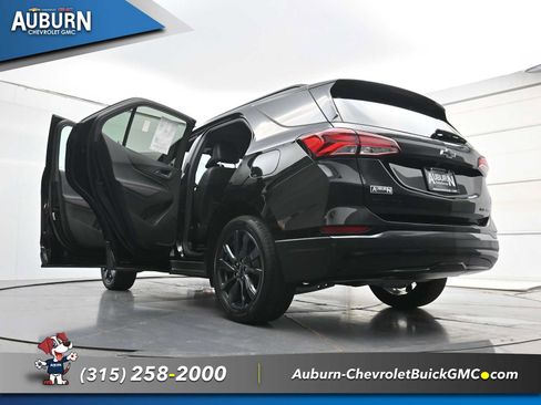Used 2023 Chevrolet Equinox RS AWD/4WD image 38