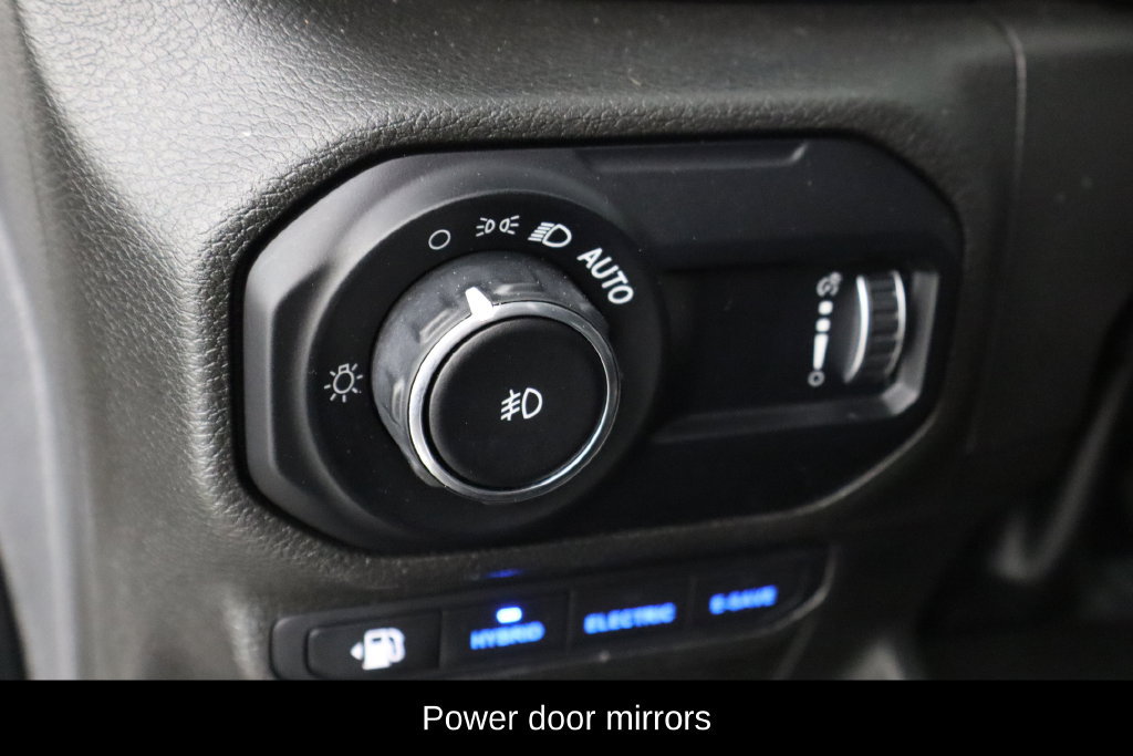 Used 2023 Jeep Wrangler Unlimited Sahara w/ Cold Weather Group AWD/4WD image 23