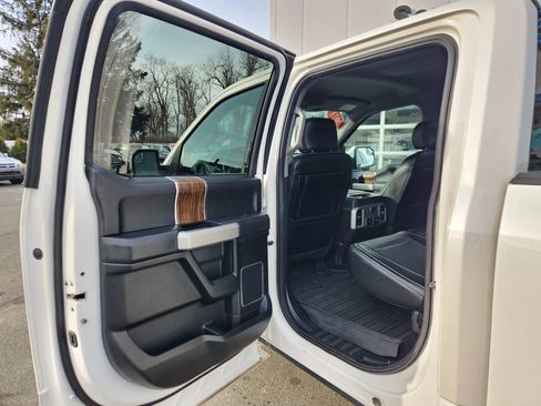 Used 2018 Ford F150 Lariat w/ FX4 Off-Road Package AWD/4WD image 39