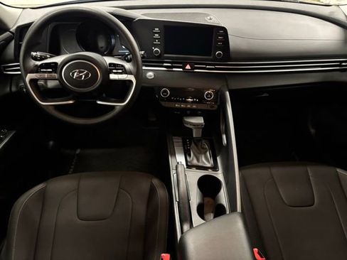 Used 2023 Hyundai Elantra SEL w/ Cargo Package FWD image 11
