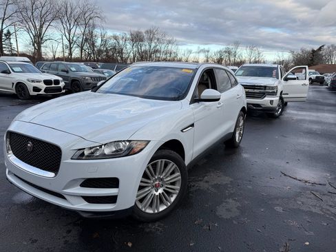Used 2018 Jaguar F-PACE Premium AWD/4WD image 2