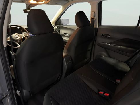 Used 2022 Nissan Kicks SV w/ Interior Electronics Package FWD image 15