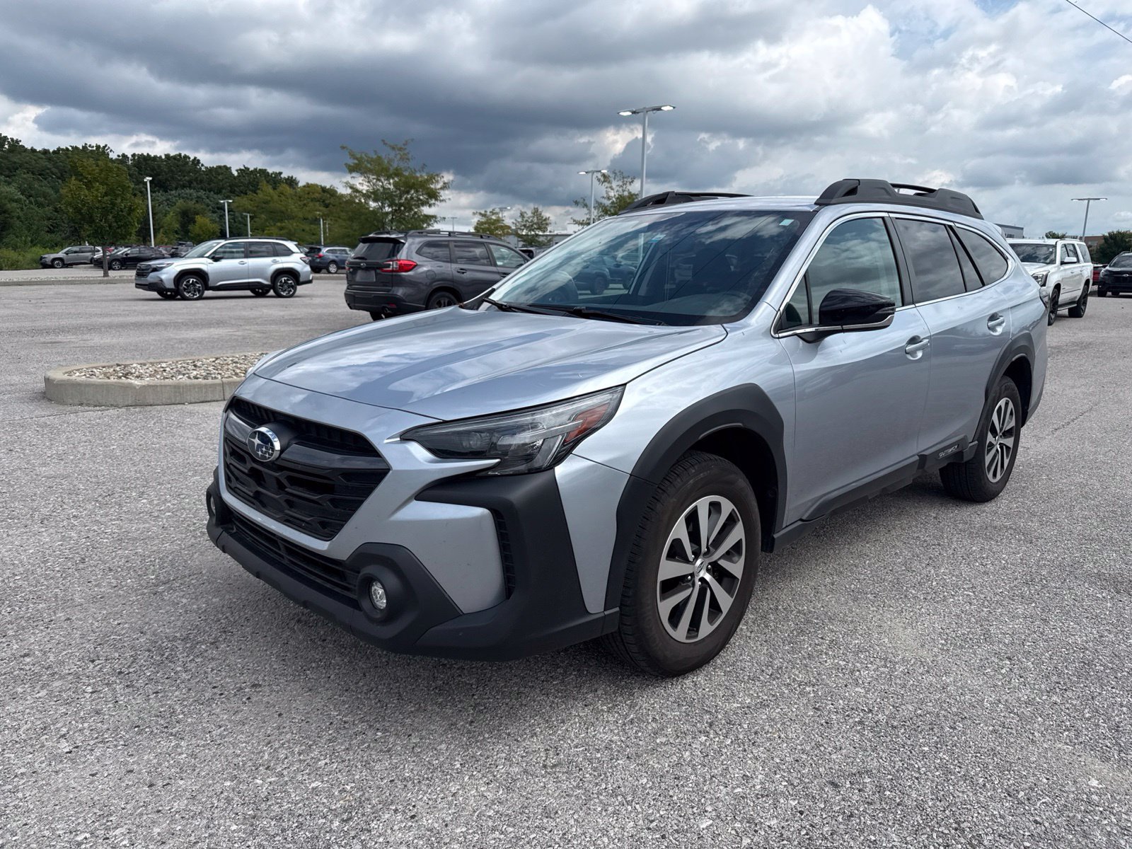 Certified 2024 Subaru Outback Premium AWD/4WD image 3