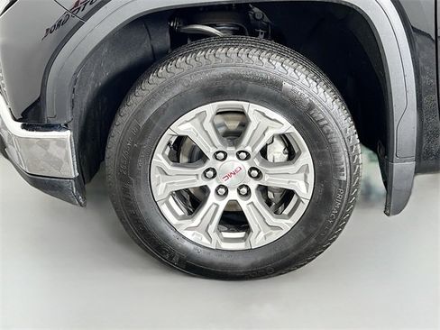 Used 2025 GMC Sierra 1500 SLT image 28