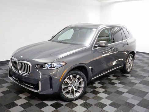New 2026 BMW X5 xDrive40i w/ Climate Comfort Package AWD/4WD image 2